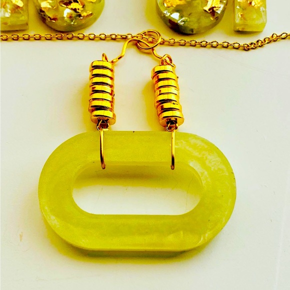 Kimberly - Picture 5 of 10